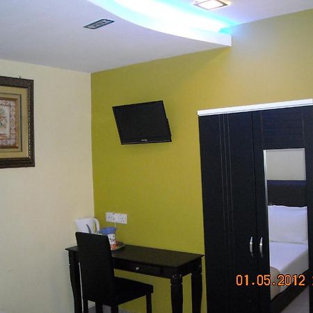 Sungai Besi H1 Hotel Seri Kembangan Room photo